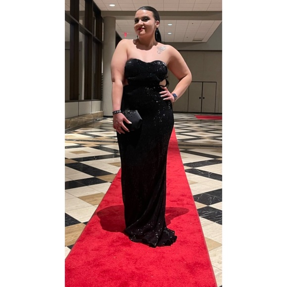 LOVE&LEMONADE-Mermaid Hem Backless Sequin Tube Dress| Size L - Picture 5 of 10